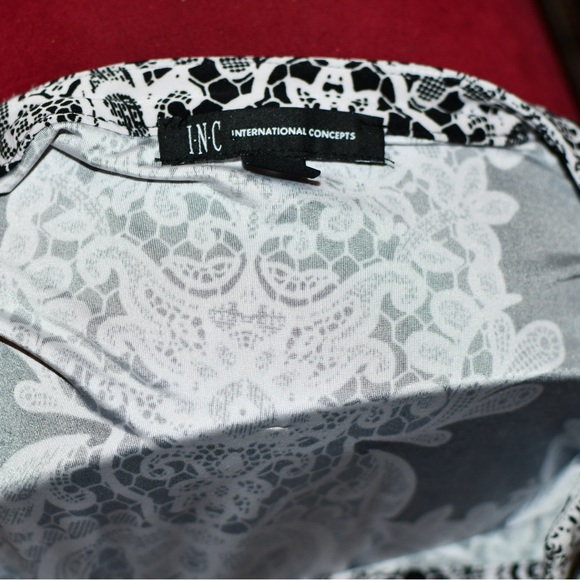 International Concepts Size Medium Top - Picture 13 of 13